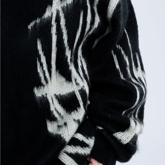 AELFRIC EDEN IRREGULAR GRAFFITI
SWEATER - Picture 3 of 3